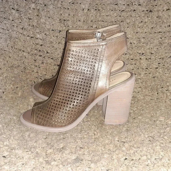 KELSI DAGGER BROOKLYN-Mason Brown Leather Perforated Block Heel Sandal Sz 6.5-NM - Picture 2 of 8